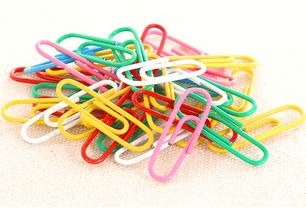 实用与美观兼备 25支45mm彩色回形针的办公新体验